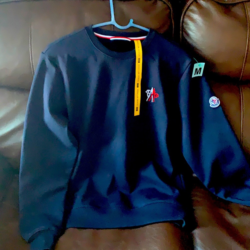 Fire moncler crew neck sweater with all tags brand new size medium faux fur